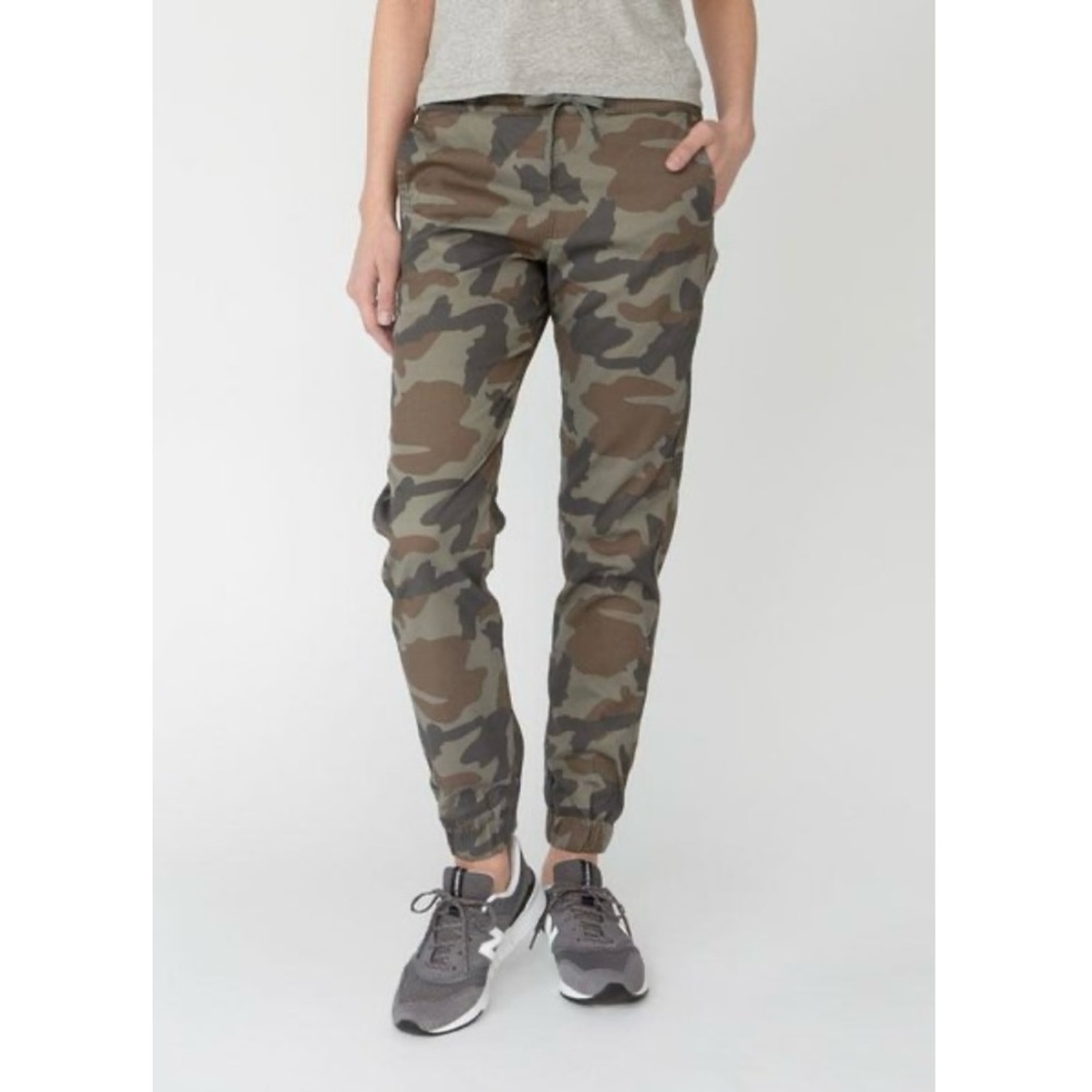 Stylish Camouflage Joggers for Women